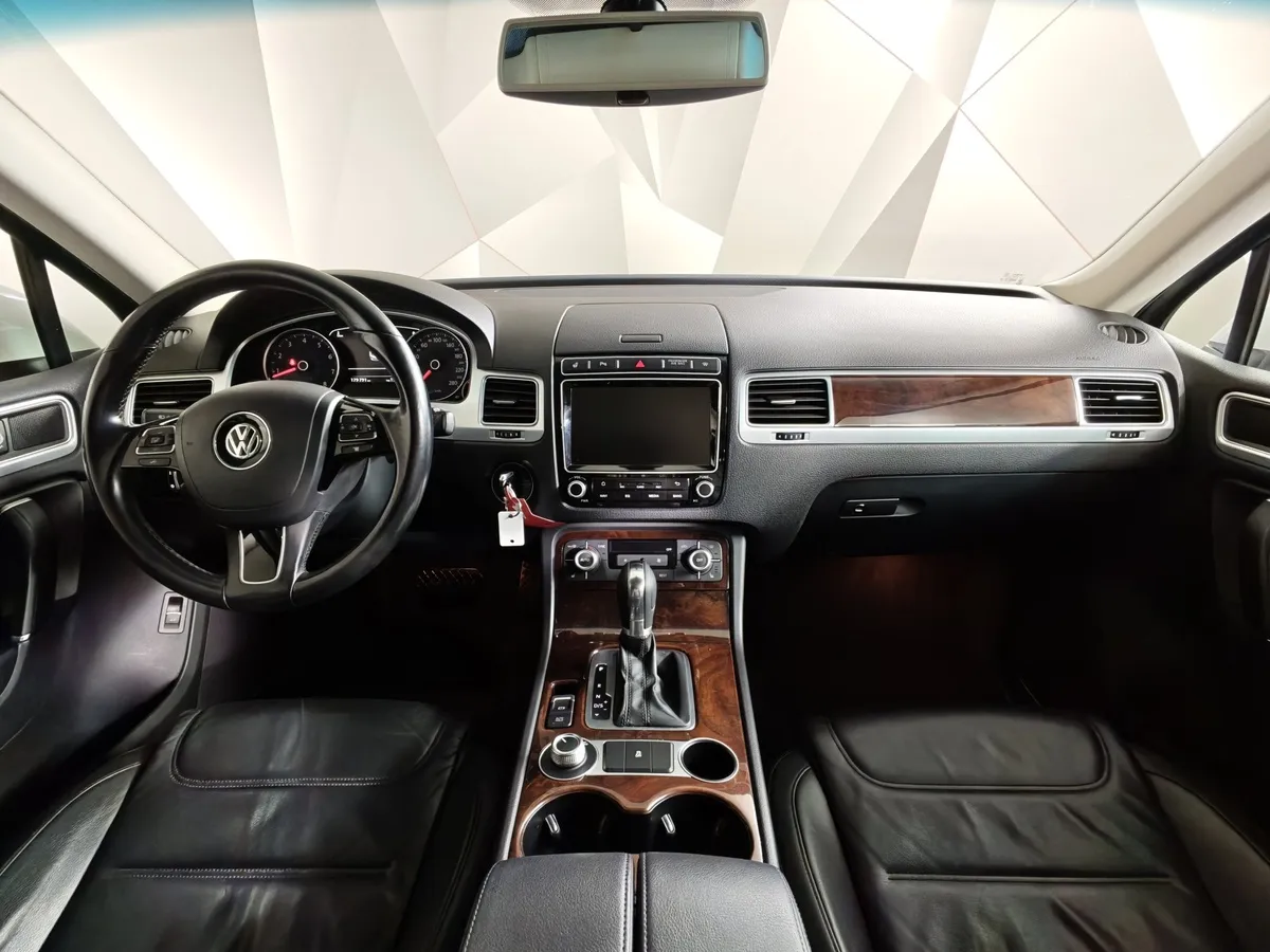 Volkswagen Touareg 3.6 FSI Tiptronic 4Motion (249 л.с.) V6 FSI Белый в АВИЛОН. Слайд №13