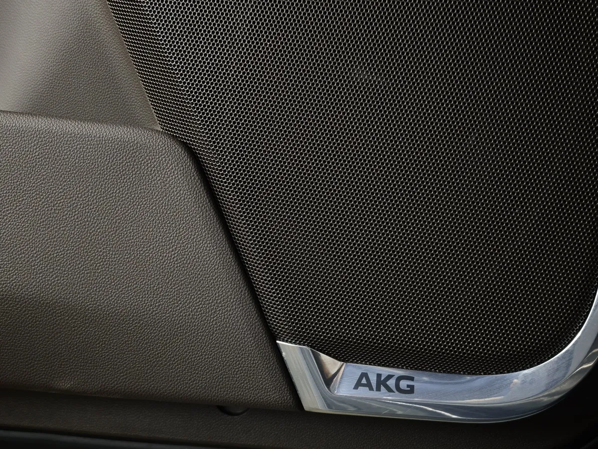 Cadillac Escalade 6.2 AT AWD (420 л.с.) Sport Синий в АВИЛОН. Слайд №24