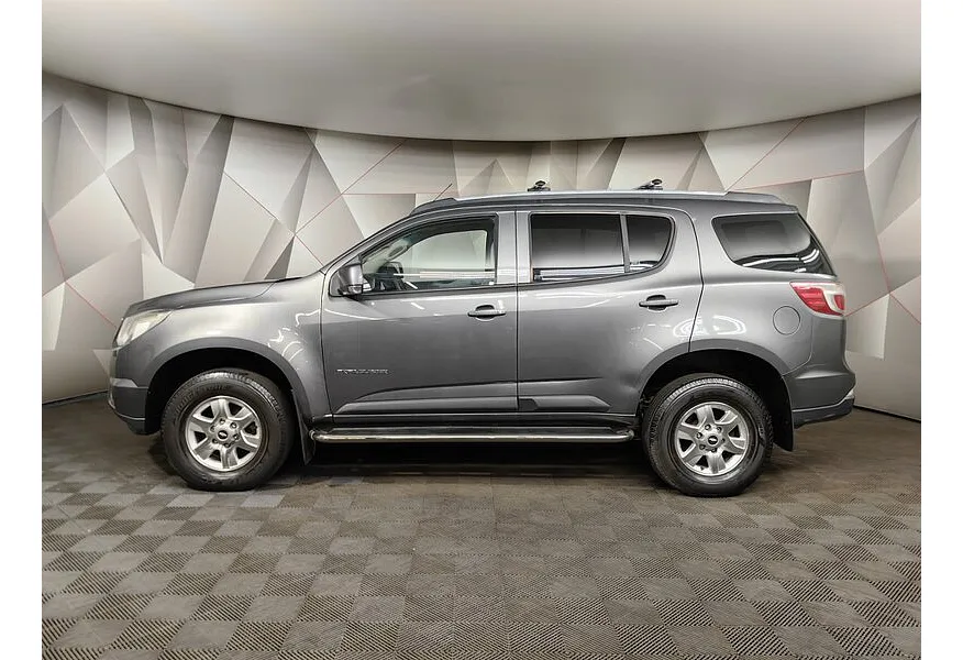 АВИЛОН - Chevrolet TrailBlazer 2.8 D AT AWD (180 л.с.) LT Серый - slide 2