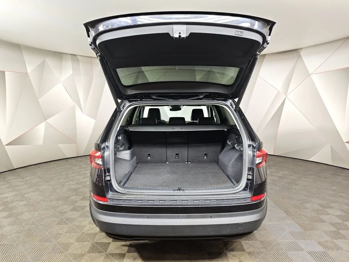 Skoda Kodiaq 2.0 TSI DSG 4X4 (180 л.с.) Черный в АВИЛОН. Слайд №12