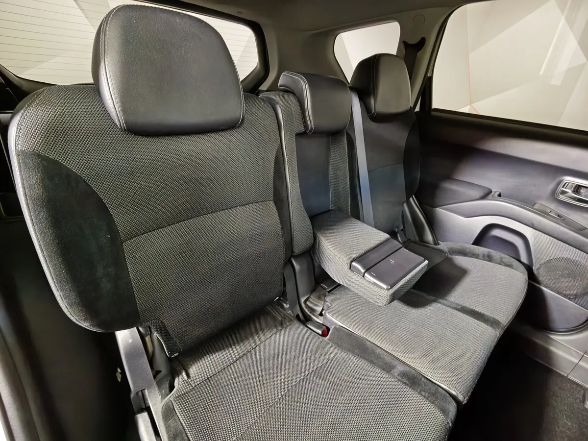 Peugeot 4007 2.0 CVT 4x4 (147 л.с.) Белый в АВИЛОН. Слайд №17