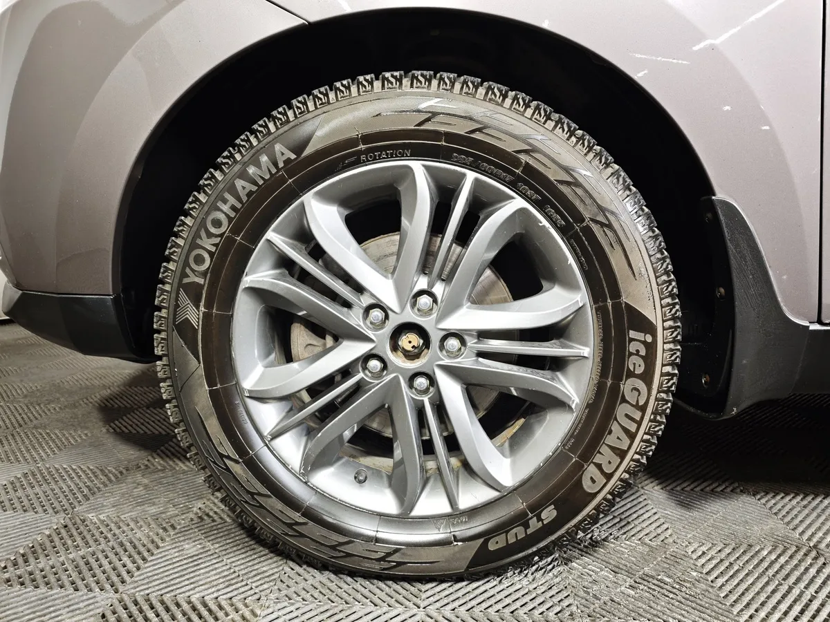 Hyundai ix35 2.0 AT (150 л.с.) Comfort Коричневый в АВИЛОН. Слайд №9