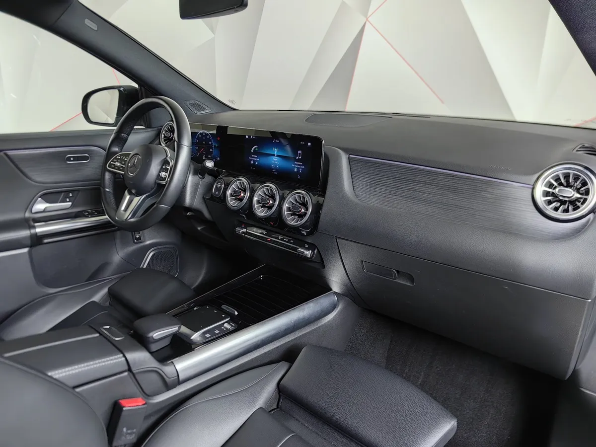 Mercedes-Benz GLA 250 8G-DCT 4MATIC (224 л.с.) Progressive Серый в АВИЛОН. Слайд №13
