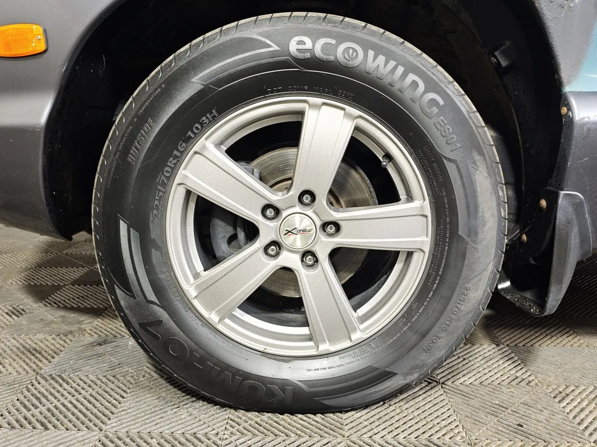Hyundai Santa Fe 2.4 AT (150 л.с.) Зеленый в АВИЛОН. Слайд №9
