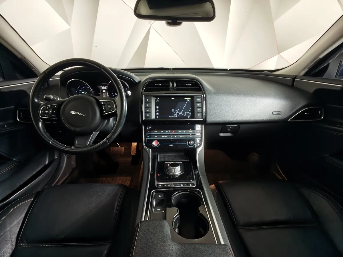 Jaguar XE 2.0 D AT (180 л.с.) Prestige Синий в АВИЛОН. Слайд №14