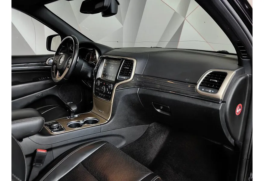 Jeep Grand Cherokee 3.0 TD AT (241 л.с.) Overland Черный в АВИЛОН. Слайд №11