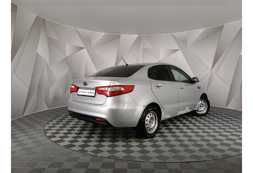Kia Rio 1.4 MT (107 л.с.) Серебристый в АВИЛОН. Слайд №2