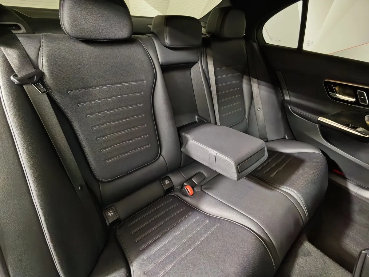 Mercedes-Benz C-Класс C 200 4MATIC (197 л.с.) Sport Белый в АВИЛОН. Слайд №17