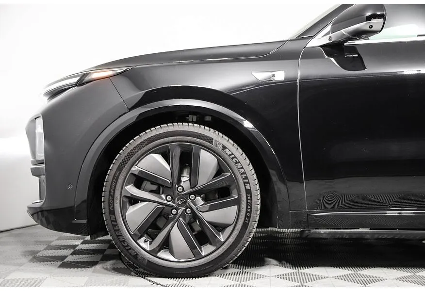 Li Auto L9 1.5 AT 4WD (449 л.с.) Ultra Черный в АВИЛОН. Слайд №13