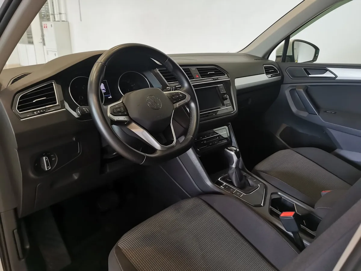 Volkswagen Tiguan 1.4 TSI BlueMotion DSG (150 л.с.) Comfortline Белый в АВИЛОН. Слайд №18