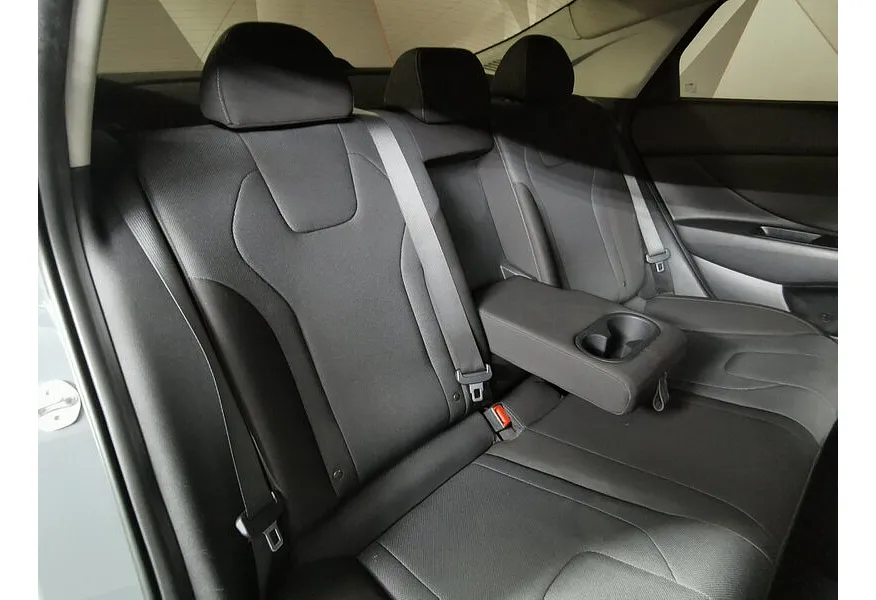 Hyundai Elantra 1.6 AT (128 л.с.) Elegance Серый в АВИЛОН. Слайд №17