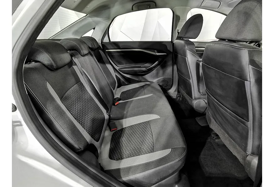 ВАЗ (Lada) Vesta 1.8 AMT (122 л.с.) Белый в АВИЛОН. Слайд №17