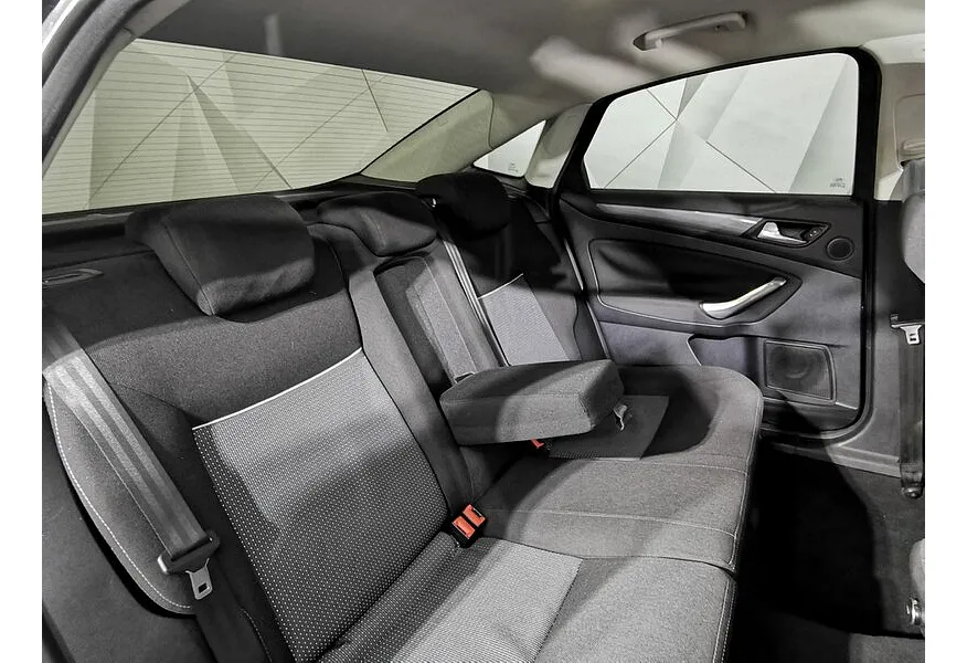 Ford Mondeo 2.0 MT (145 л.с.) Trend Черный в АВИЛОН. Слайд №16