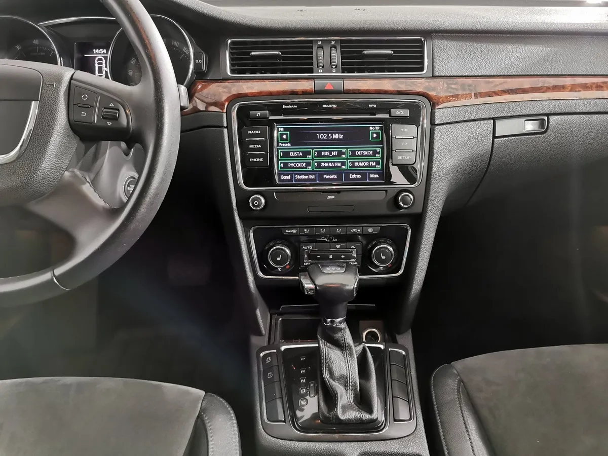 Skoda Superb 1.8 TSI DSG (152 л.с.) Белый в АВИЛОН. Слайд №14