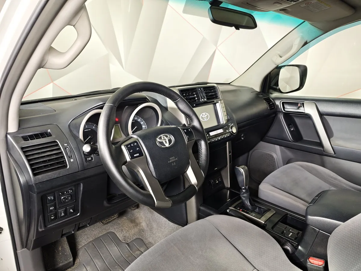 Toyota Land Cruiser Prado 3.0 D AT 4WD (5 мест) (173 л.с.) Белый в АВИЛОН. Слайд №19