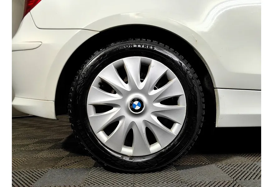 BMW 1 серия 116i AT (115 л.с.) Белый в АВИЛОН. Слайд №7