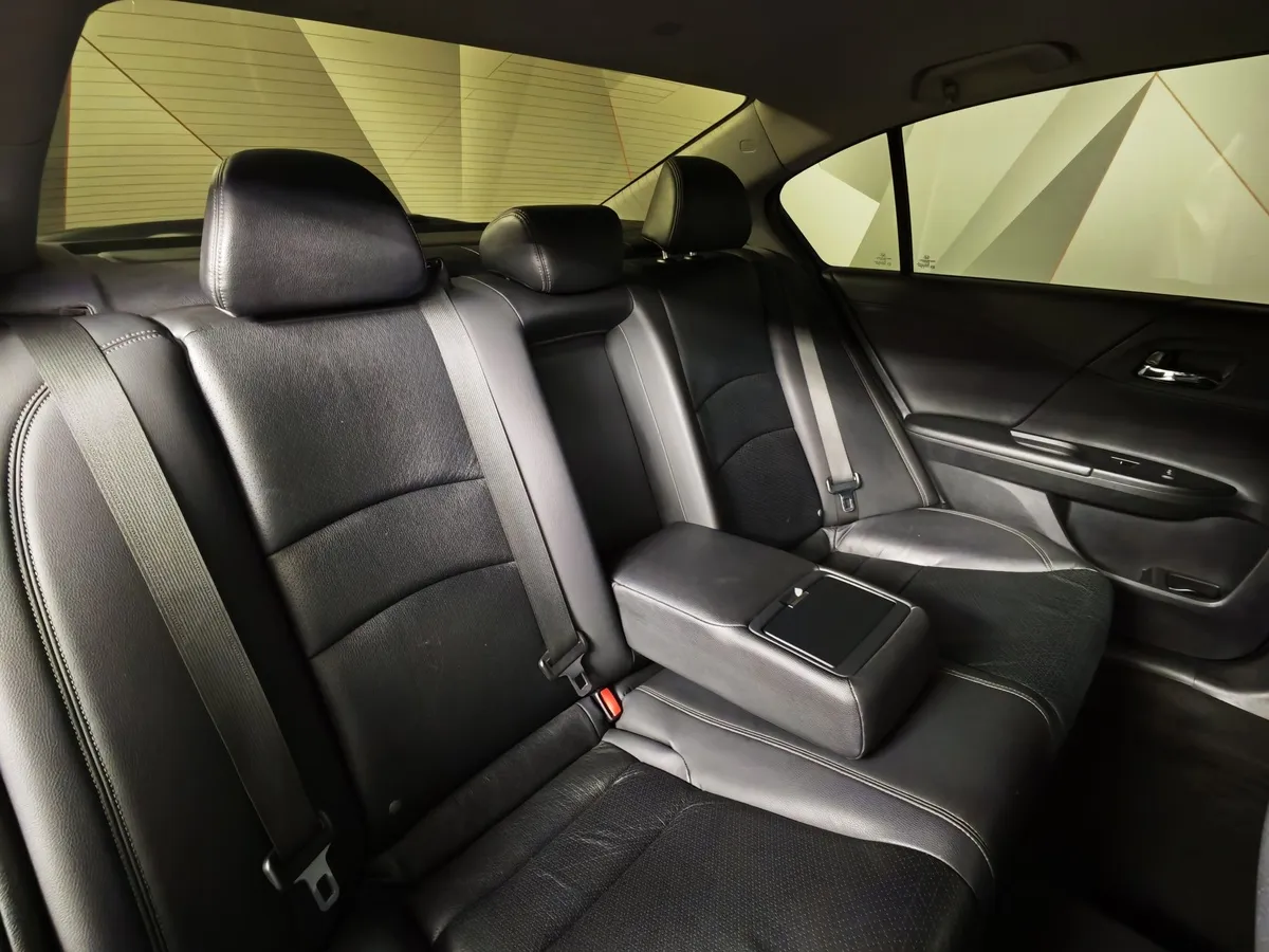 Honda Accord 2.4 AT (180 л.с.) Черный в АВИЛОН. Слайд №16