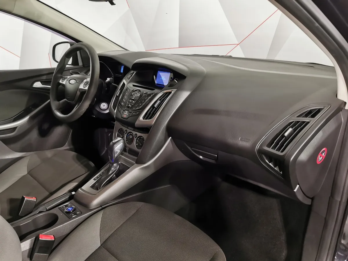 Ford Focus 1.6 PowerShift (125 л.с.) Titanium Черный в АВИЛОН. Слайд №11