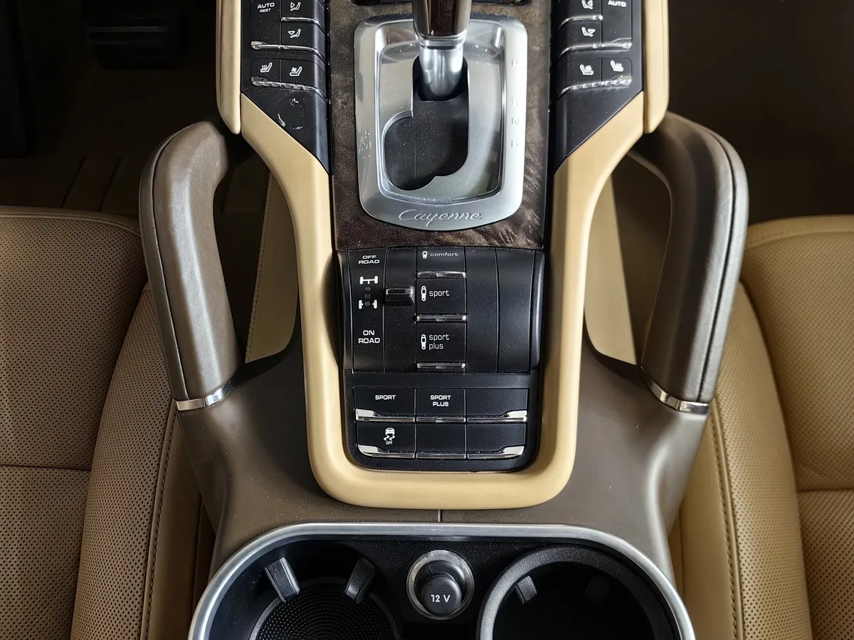 Porsche Cayenne Diesel 3.0 Tiptronic S AWD (245 л.с.) Коричневый в АВИЛОН. Слайд №22