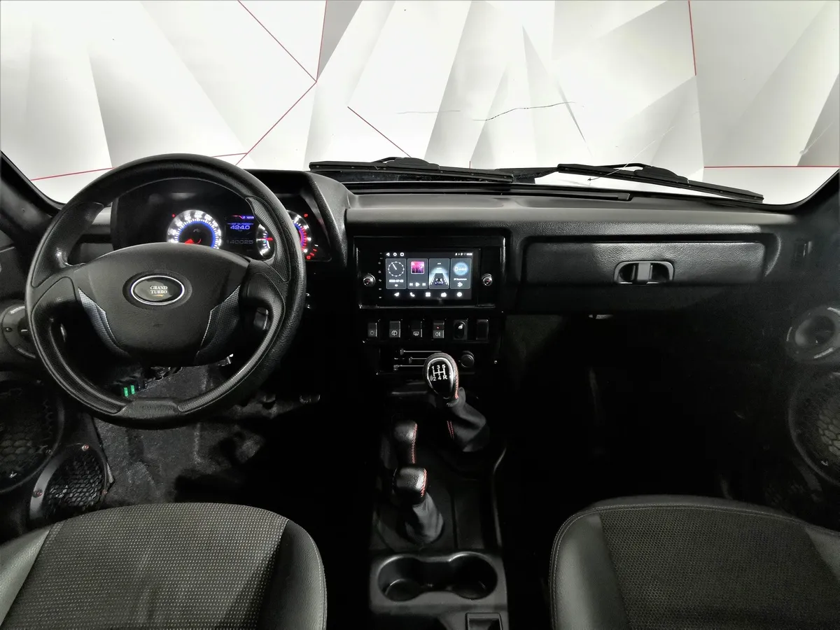 ВАЗ (Lada) 4x4 1.7 MT 8 кл. (Евро-4) (83 л.с.) Черный в АВИЛОН. Слайд №13