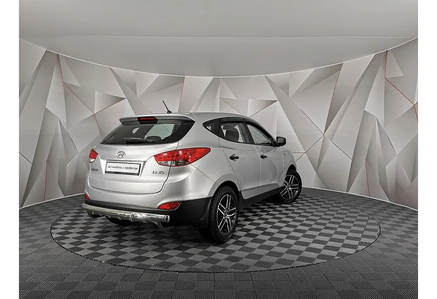 Hyundai ix35 2.0 MT (150 л.с.) Серебристый в АВИЛОН. Слайд №2