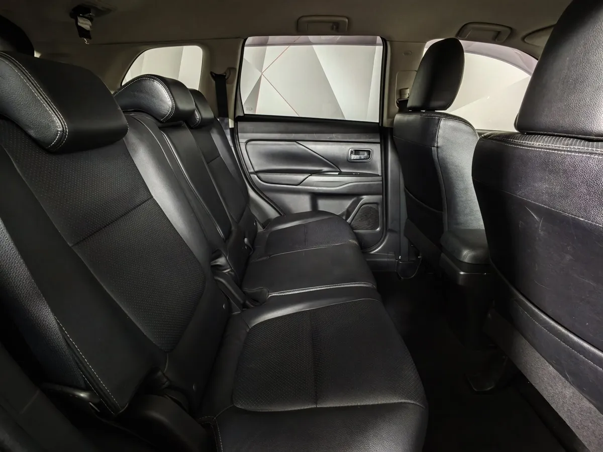 Mitsubishi Outlander 2.0 MIVEC CVT 4WD (146 л.с.) Intense Plus Серебристый в АВИЛОН. Слайд №16
