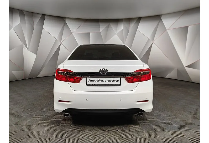 Toyota Camry 3.5 AT (249 л.с.) Белый в АВИЛОН. Слайд №8