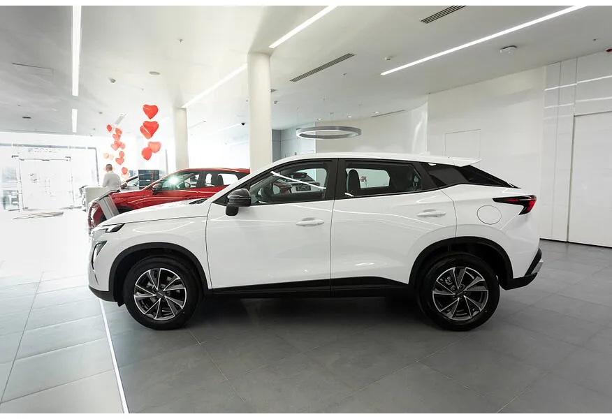 АВИЛОН - Omoda C5 1.6T DCT 4WD (150 л.с.) Drive Белый - slide 0