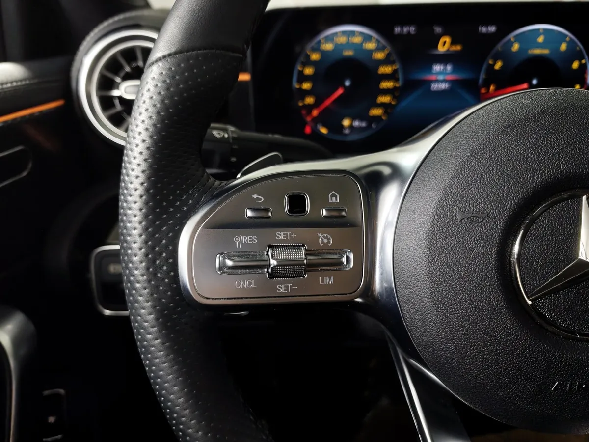 Mercedes-Benz A-Класс A 200 7G-DCT (150 л.с.) Sport Белый в АВИЛОН. Слайд №23