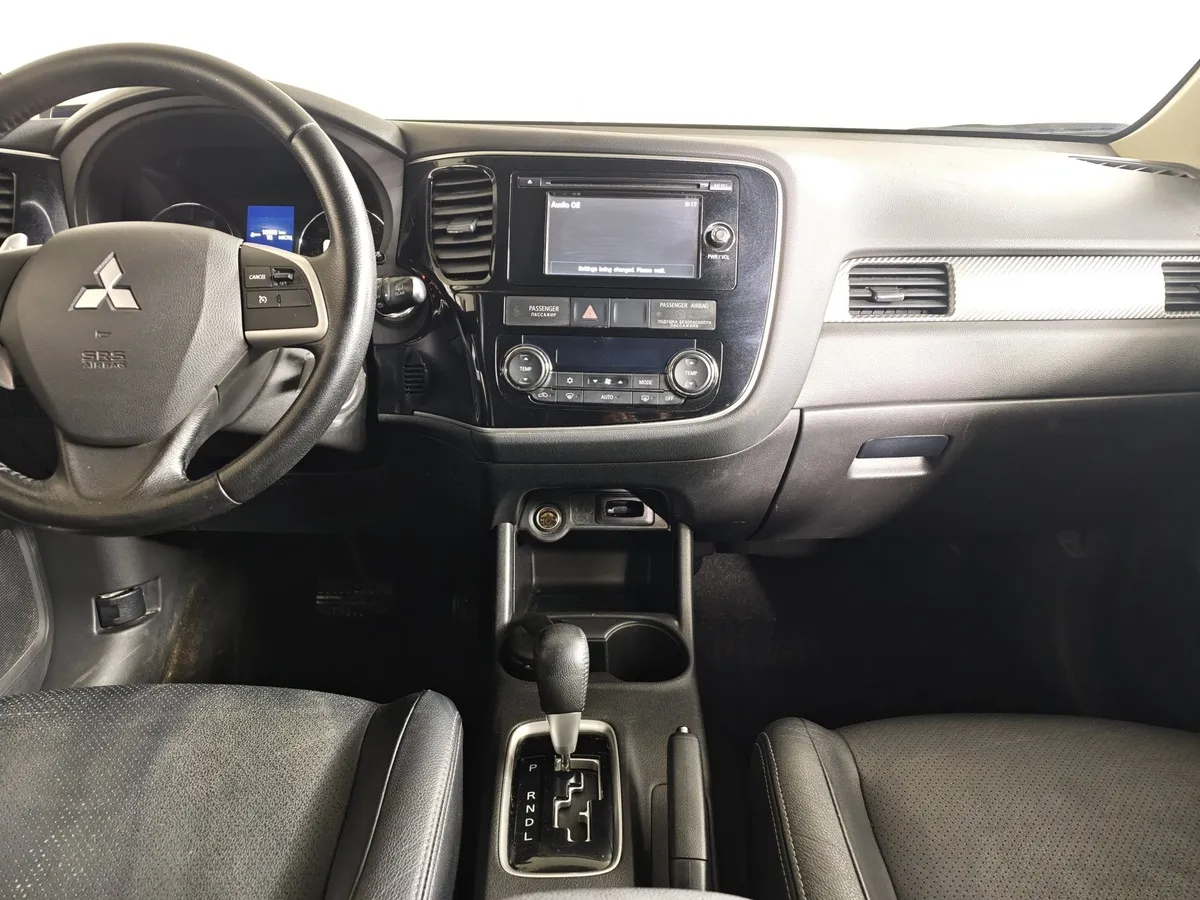 Mitsubishi Outlander 2.4 CVT 4WD (167 л.с.) Черный в АВИЛОН. Слайд №13