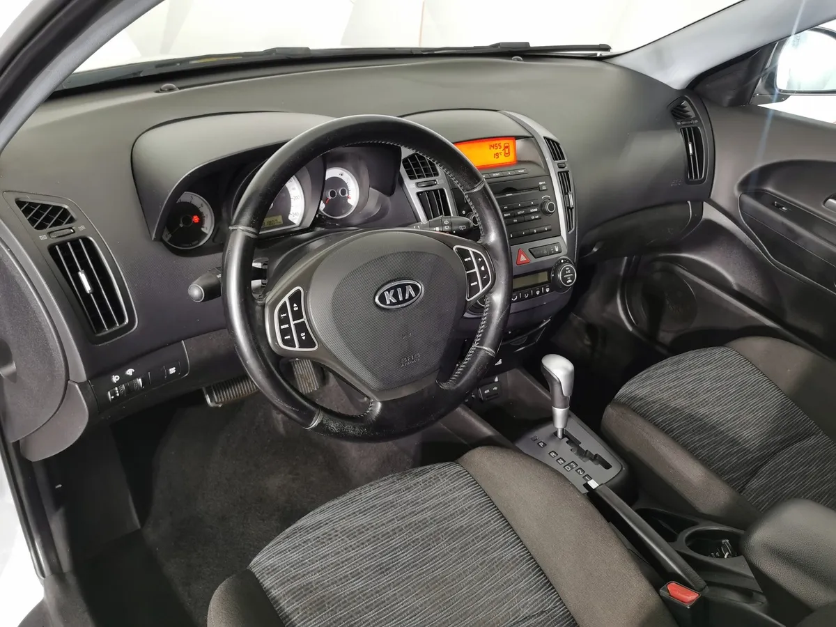 Kia Ceed 1.6 AT (122 л.с.) Белый в АВИЛОН. Слайд №18