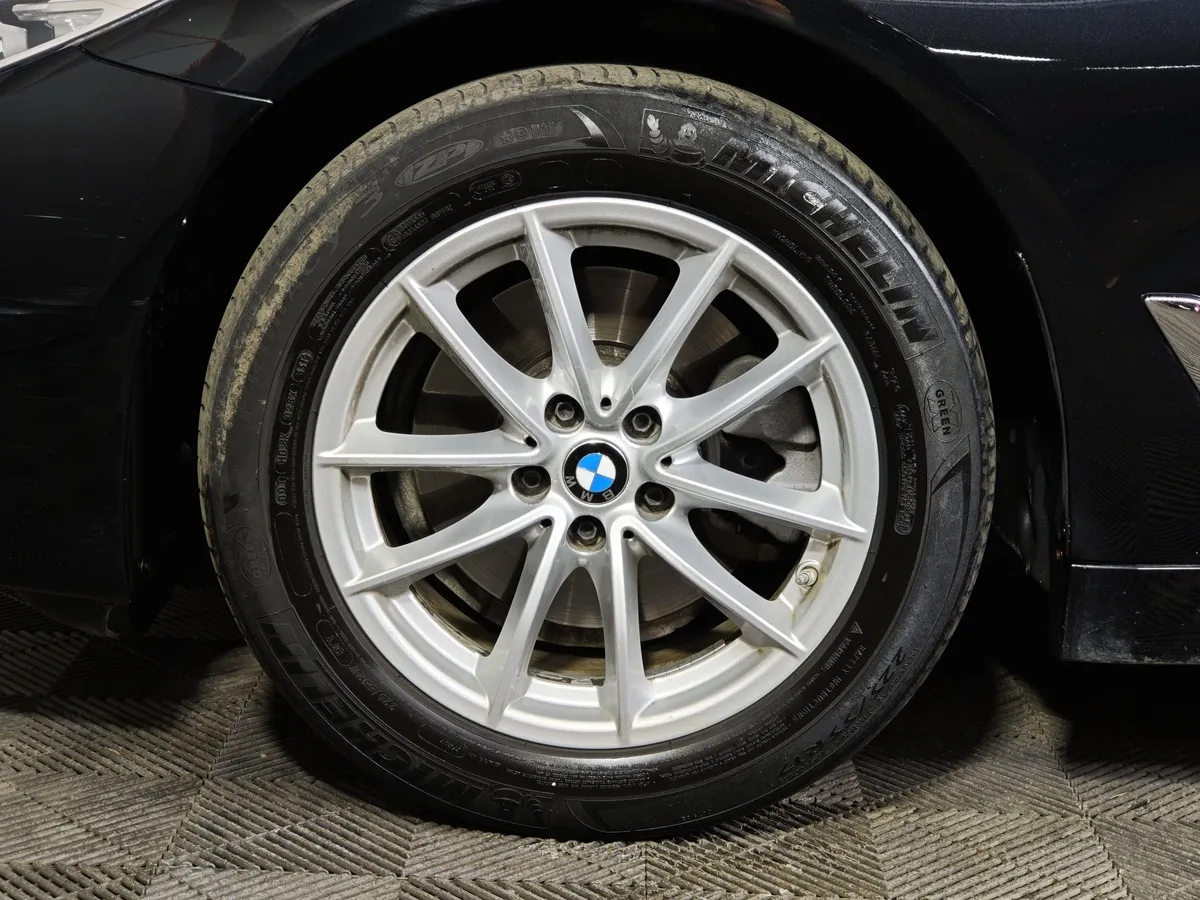 BMW 5 серия 520i Steptronic (184 л.с.) Черный в АВИЛОН. Слайд №7