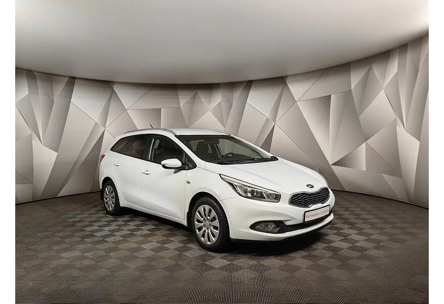 Kia Ceed 1.6 MT (129 л.с.) Comfort Белый в АВИЛОН. Слайд №3