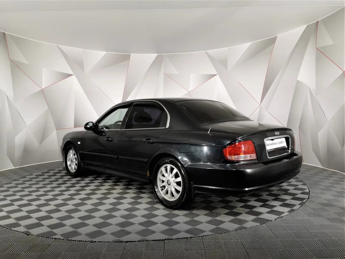 Hyundai Sonata 2.0 MT (137 л.с.) Черный в АВИЛОН. Слайд №4