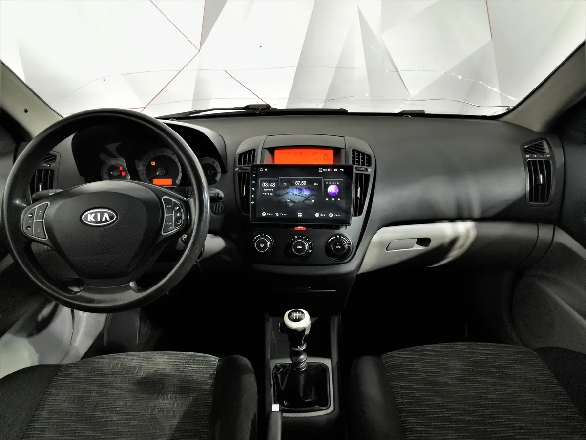 Kia Ceed 1.4 MT (109 л.с.) Зеленый в АВИЛОН. Слайд №13