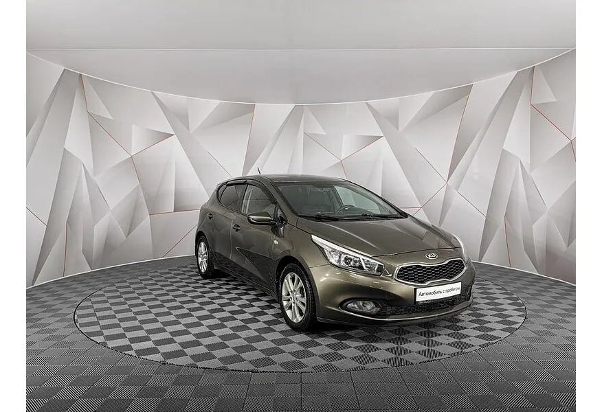 Kia Ceed 1.6 AT (122 л.с.) Коричневый в АВИЛОН. Слайд №3