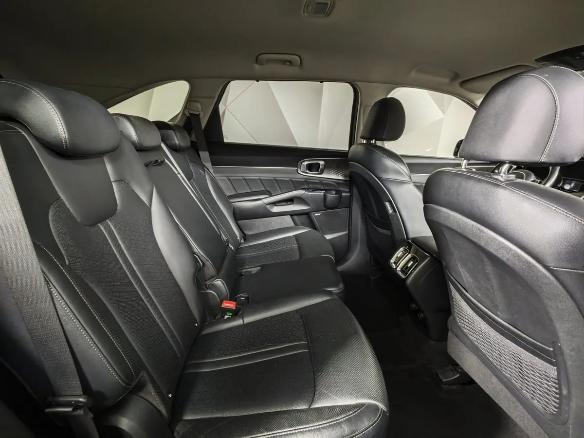 Kia Sorento 2.2 CRDi 4WD DCT (199 л.с.) Prestige Серый в АВИЛОН. Слайд №16