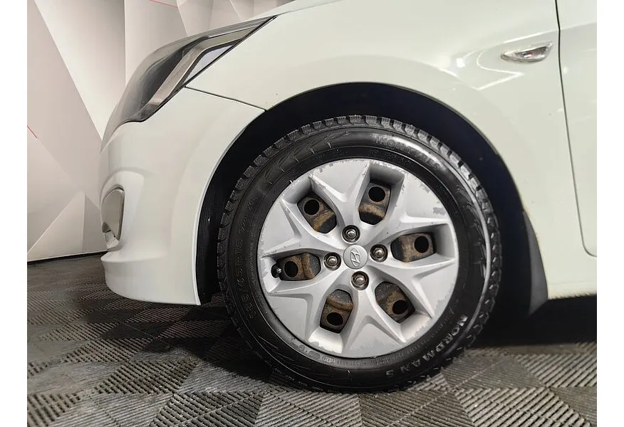 Hyundai Solaris 1.4 AT (107 л.с.) Белый в АВИЛОН. Слайд №9 Hyundai Solaris 1.4 AT (107 л.с.) Белый в АВИЛОН. Слайд №9