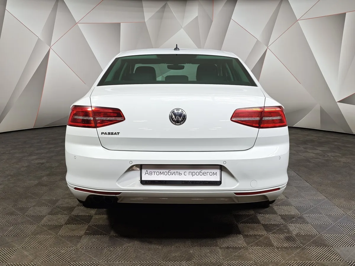 Volkswagen Passat 1.8 TSI BlueMotion DSG (180 л.с.) Highline Белый в АВИЛОН. Слайд №8