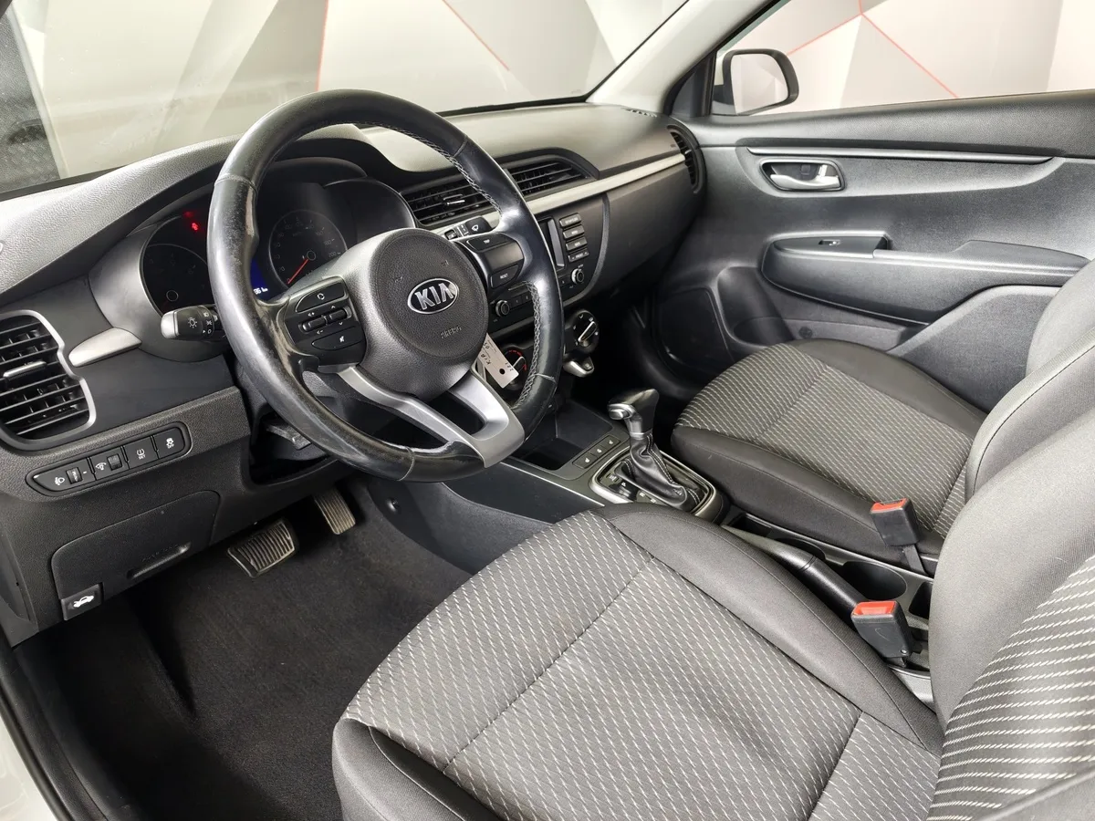 Kia Rio 1.6 AT (123 л.с.) Белый в АВИЛОН. Слайд №18