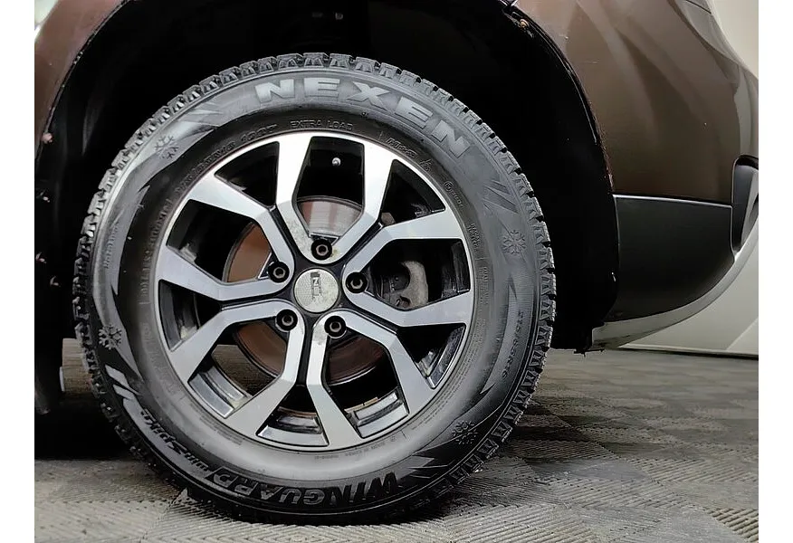 Renault Duster 1.6 MT 4x4 (114 л.с.) Коричневый в АВИЛОН. Слайд №9