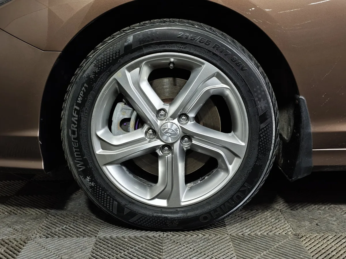 Hyundai Sonata 2.4 GDi AT (188 л.с.) Lifestyle Коричневый в АВИЛОН. Слайд №9
