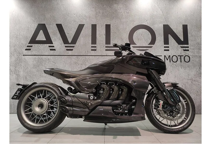 Triumph Rocket III GT (167) 2458 Черный в АВИЛОН. Слайд №3