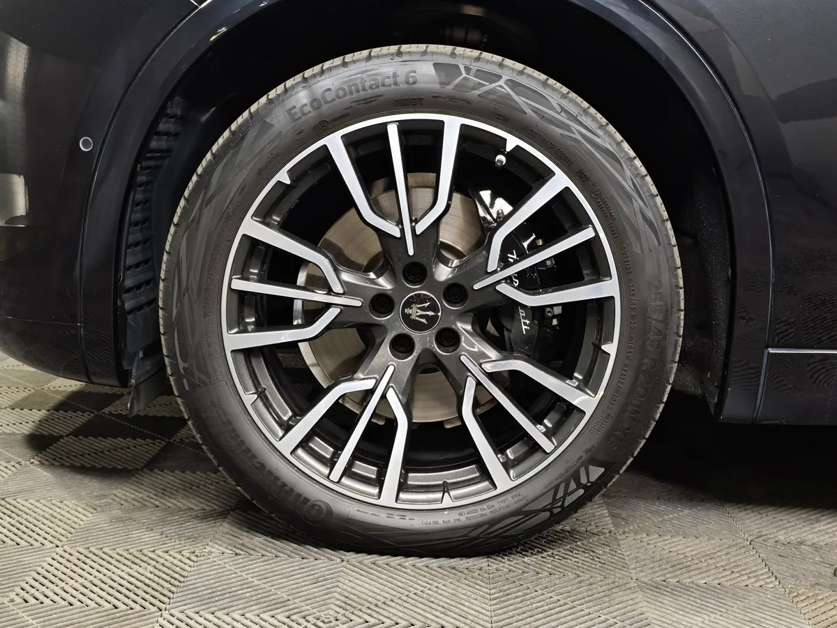 Maserati Grecale 2.0T AT AWD (330 л.с.) Modena Черный в АВИЛОН. Слайд №9