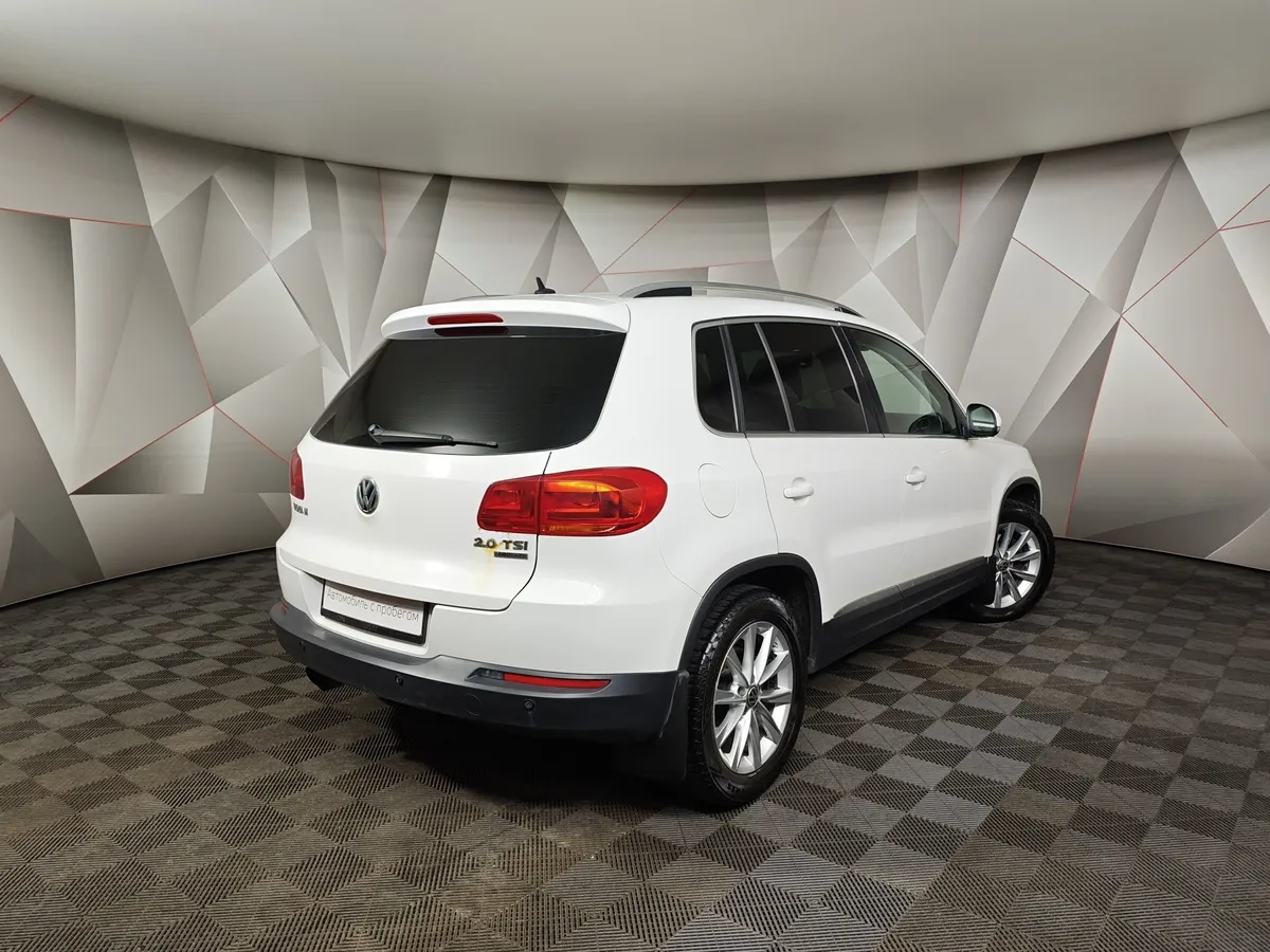 Volkswagen Tiguan 2.0 TSI 4Motion AT (170 л.с.) Track & Field Белый в АВИЛОН. Слайд №2