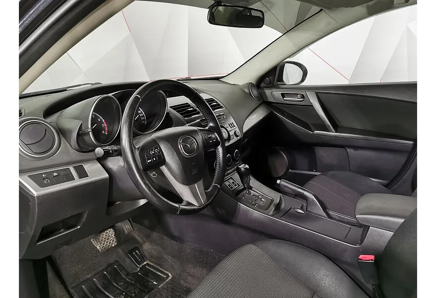 Mazda 3 1.6 AT (105 л.с.) Черный в АВИЛОН. Слайд №19