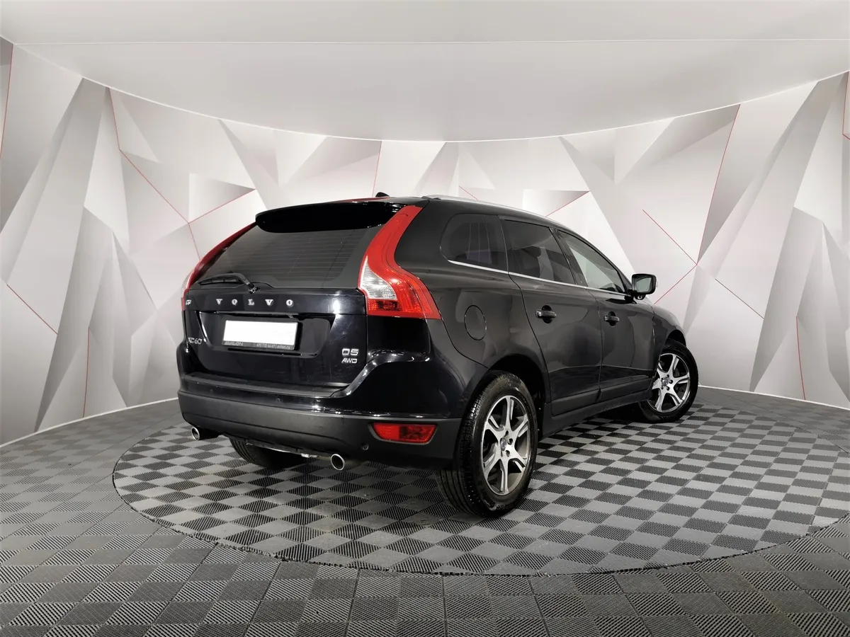 Volvo XC60 2.4 D5 Geartronic AWD (215 л.с.) Черный в АВИЛОН. Слайд №2