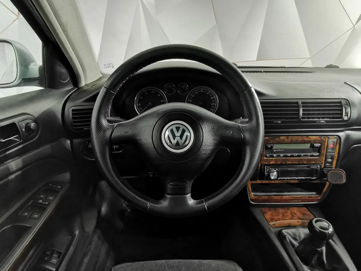Volkswagen Passat 1.8 T MT (150 л.с.) Серебристый в АВИЛОН. Слайд №20