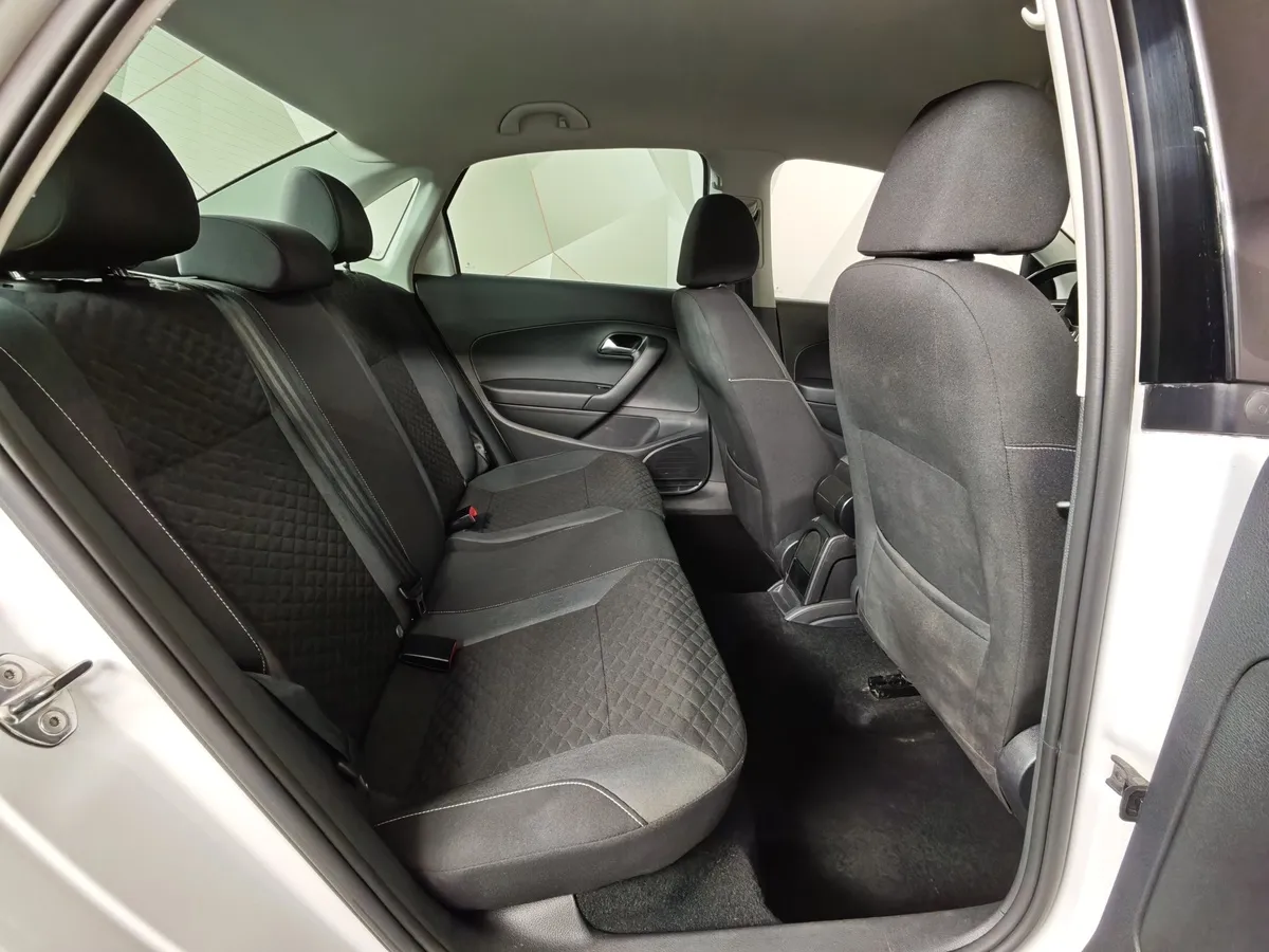 Volkswagen Polo 1.6 MPI AT (110 л.с.) Highline Белый в АВИЛОН. Слайд №16