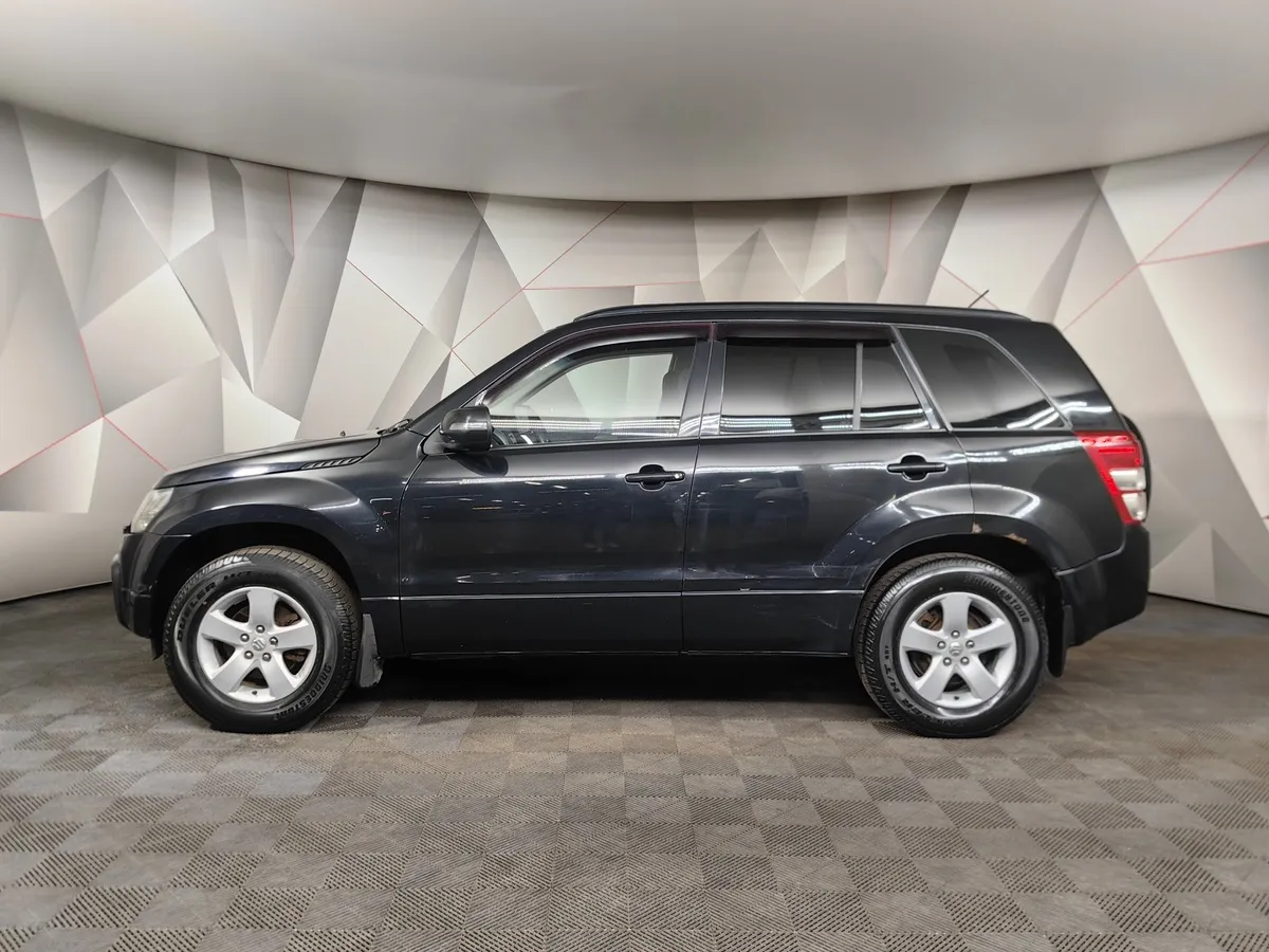 Suzuki Grand Vitara 2.0 MT AWD (140 л.с.) Черный в АВИЛОН. Слайд №5